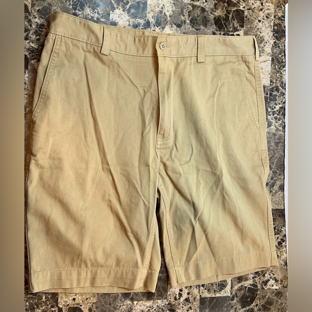 Cremieux Shorts Size 34 Color Brown Flat Front Casual Wear